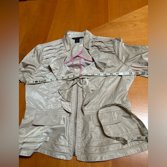 White House Black Market taupe ruffle jacket. - Picture 4 of 6